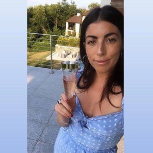 Meet your Posher, Angela